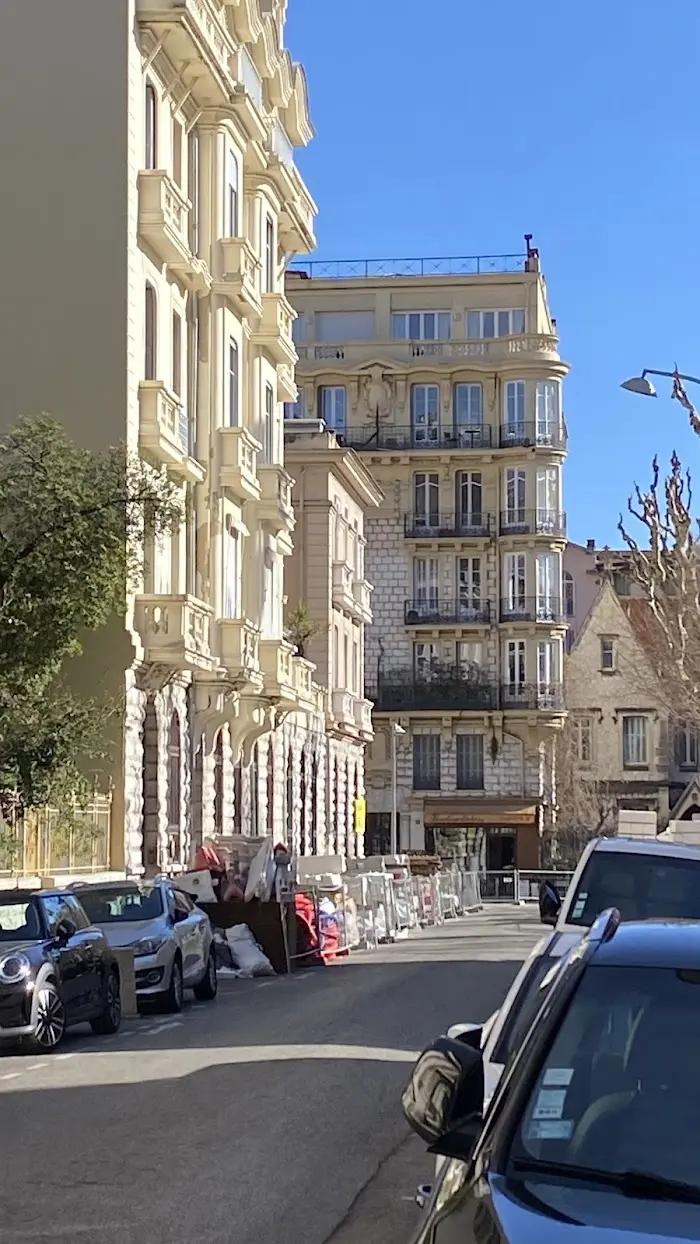 Livmed’s : livraison de médicaments, pharmacie et parapharmacie 24h/24, 7j/7 à Marseille : informations utiles