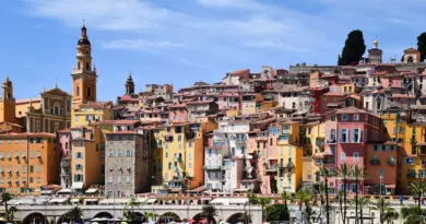 Plongé dans le noir, le marché provençal d’Antibes voit débarquer un plombier pour réparer… une panne d’électricité – Nice-Matin
