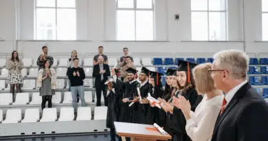 « Un formateur de citoyens, un repère »: parents d’élèves et enseignants célèbrent le départ en retraite de Jamel Jebabli, prof de sports dans ce collège de Nice – Nice-Matin